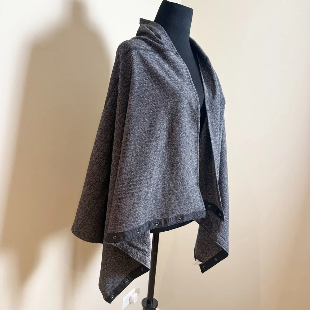 Lululemon Vinaysa Scarf in Grey Herringbone